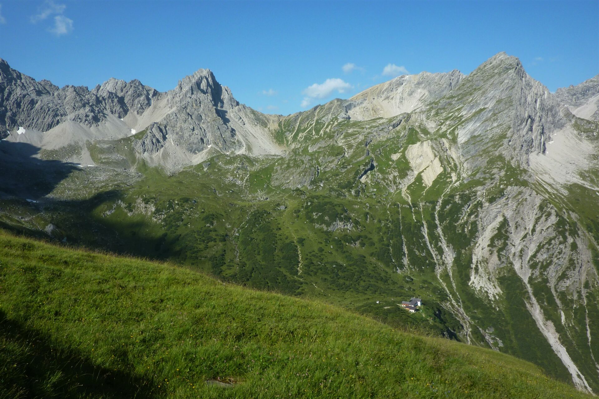 Traumhafte Berglandschaft rund um die Hanauer Hütte. Foto: N. Hellpoldt Traumhafte Berglandschaft rund um die Hanauer Hütte. Foto: N. Hellpoldt