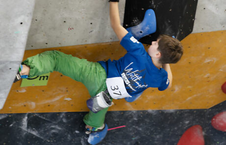 DAV Erlangen | Wettkampfklettern | KidsCup Bouldern Landshut 2023 | Ivan Miskin | Foto: N. Joly
