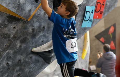 DAV Erlangen | Wettkampfklettern | KidsCup Bouldern Landshut 2023 | Tobias Gründler | Foto: N. Joly