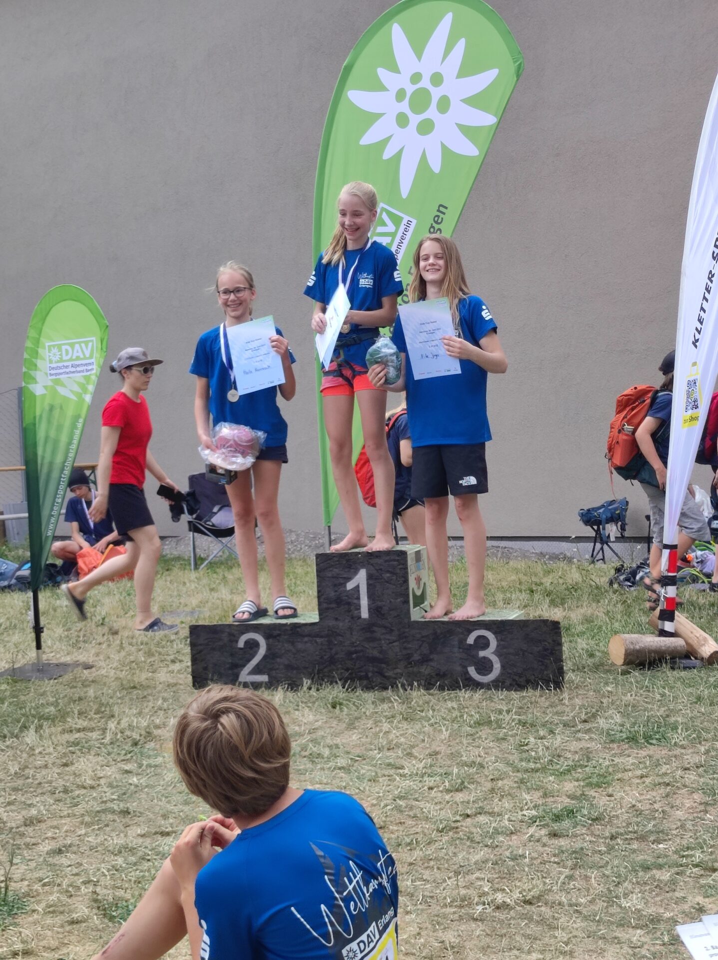 DAV Erlangen | Wettkampfklettern | Paula Karrasch | Aurelia Bittorf | Nike Jäger | Lead- und Speedcup Erlangen 2023 | Foto: M. Krämer DAV Erlangen | Wettkampfklettern | Paula Karrasch | Aurelia Bittorf | Nike Jäger | Lead- und Speedcup Erlangen 2023 | Foto: M. Krämer