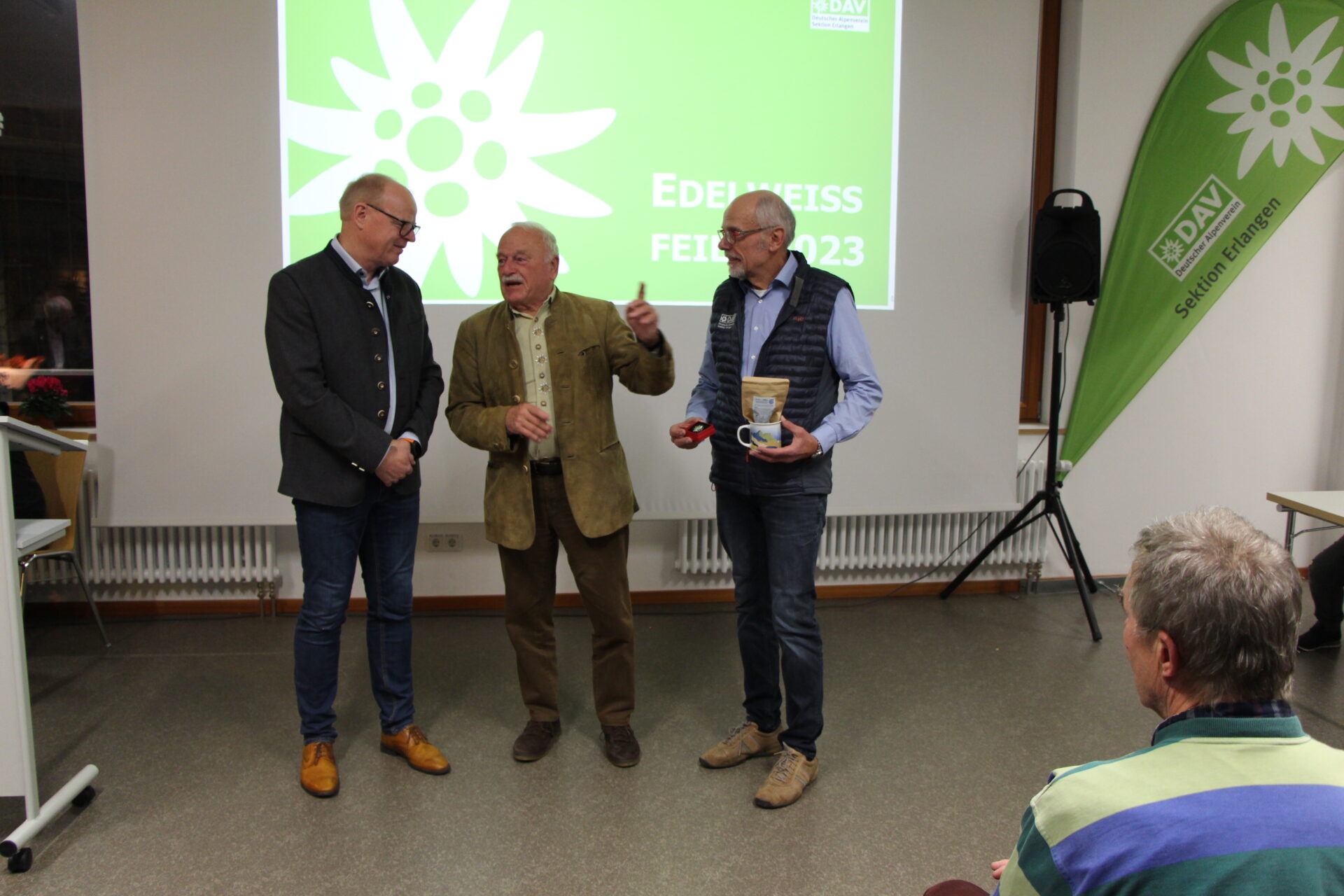 DAV Erlangen | Edelweißfeier 2023 | DAV Sparkassen Bergwelt | Mehrzweckraum | Foto: A. Ulrich DAV Erlangen | Edelweißfeier 2023 | DAV Sparkassen Bergwelt | Mehrzweckraum | Foto: A. Ulrich