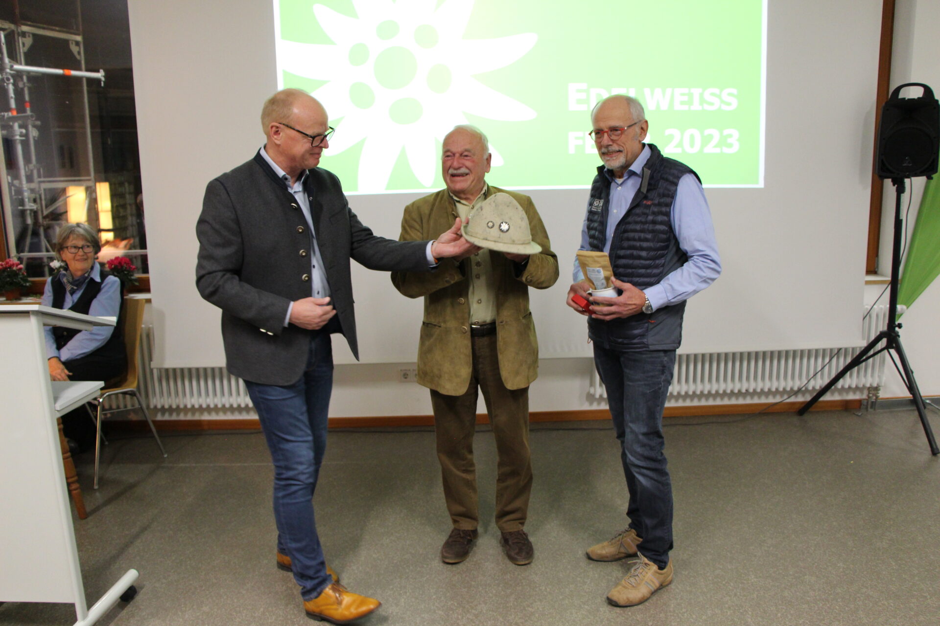 DAV Erlangen | Edelweißfeier 2023 | DAV Sparkassen Bergwelt | Mehrzweckraum | Foto: A. Ulrich DAV Erlangen | Edelweißfeier 2023 | DAV Sparkassen Bergwelt | Mehrzweckraum | Foto: A. Ulrich