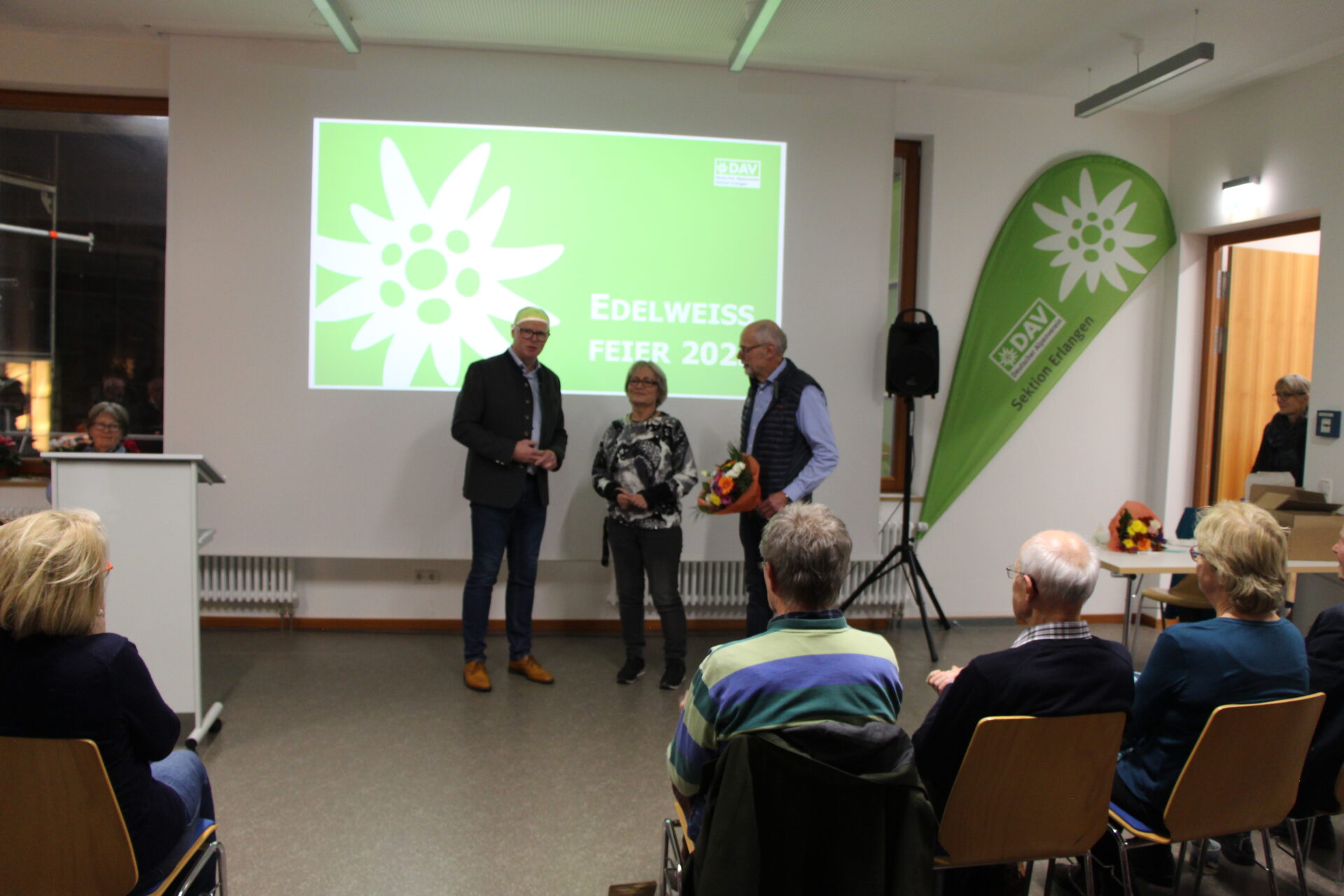 DAV Erlangen | Edelweißfeier 2023 | DAV Sparkassen Bergwelt | Mehrzweckraum | Foto: A. Ulrich DAV Erlangen | Edelweißfeier 2023 | DAV Sparkassen Bergwelt | Mehrzweckraum | Foto: A. Ulrich