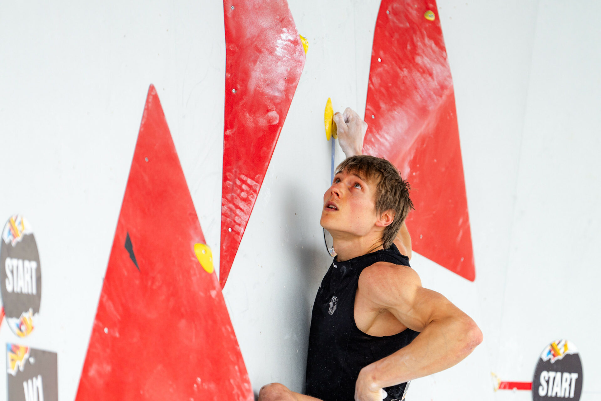 DAV Erlangen | Wettkampfklettern | Alexander Megos | Olympic Qualifier Series Budapest 2024 | Foto: Lena Drapella/IFSC