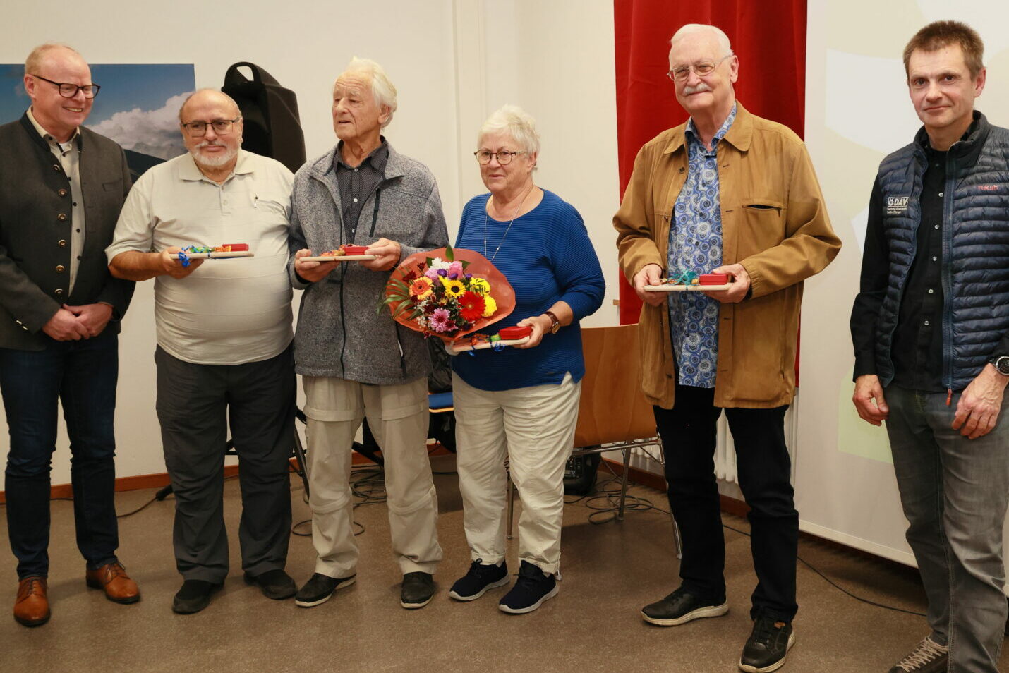 Ganze 50 Jahre im DAV – das muss diesen Mitgliedern erst einmal jemand nachmachen! Foto: A. Link Ganze 50 Jahre im DAV - das muss diesen Mitgliedern erst einmal jemand nachmachen! Foto: A. Link