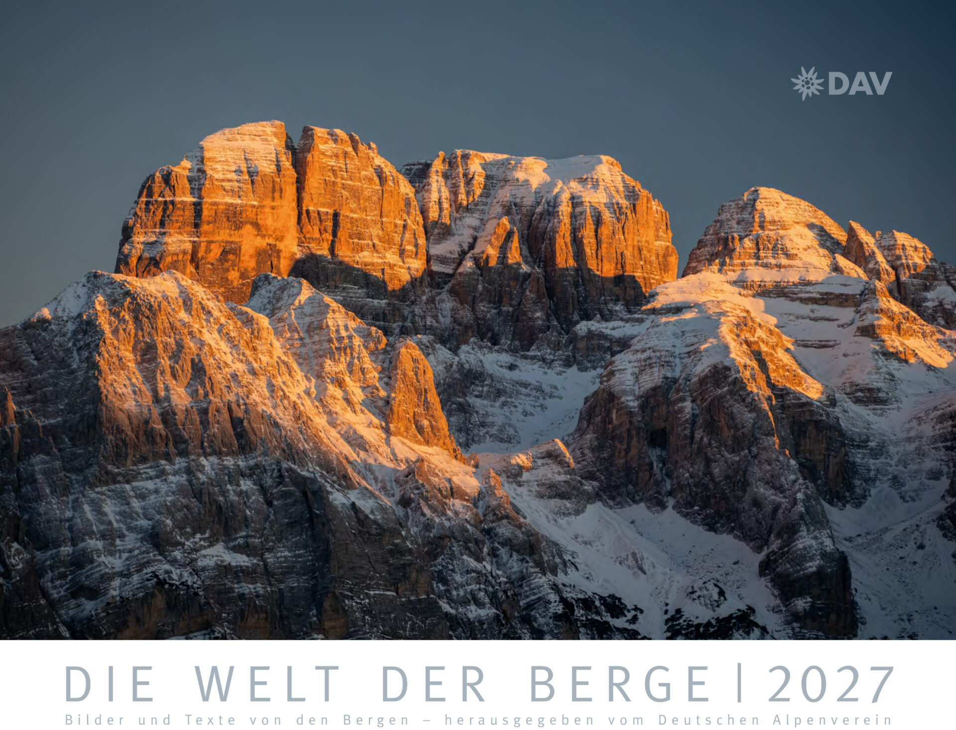 Der Welt-der-Berge-Kalender 2027 glänzt wieder mit phänomenalen Aufnahmen und schönen Berg-Texten. Foto: DAV
