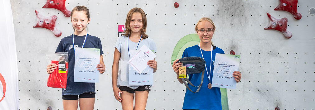 Stolz auf Platz 3: Isabella Bittorf ist top in Form. Foto: Kroha Fotografie Stolz auf Platz 3: Isabella Bittorf ist top in Form. Foto: Kroha Fotografie